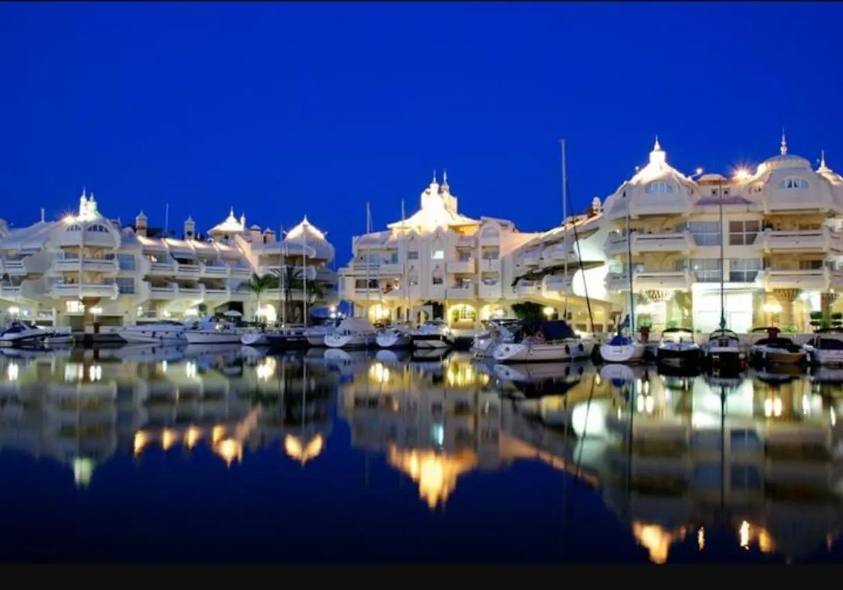 Sahara Apt Central Benalmadena location